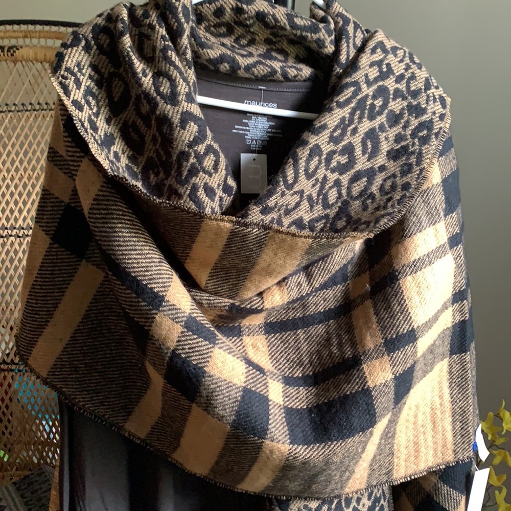 NWT Plaid Scarf reversible with Animal Print